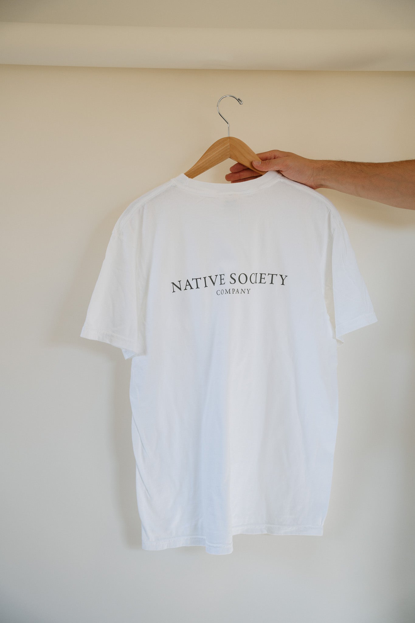 ESSENTIALS ONE POCKET TEE