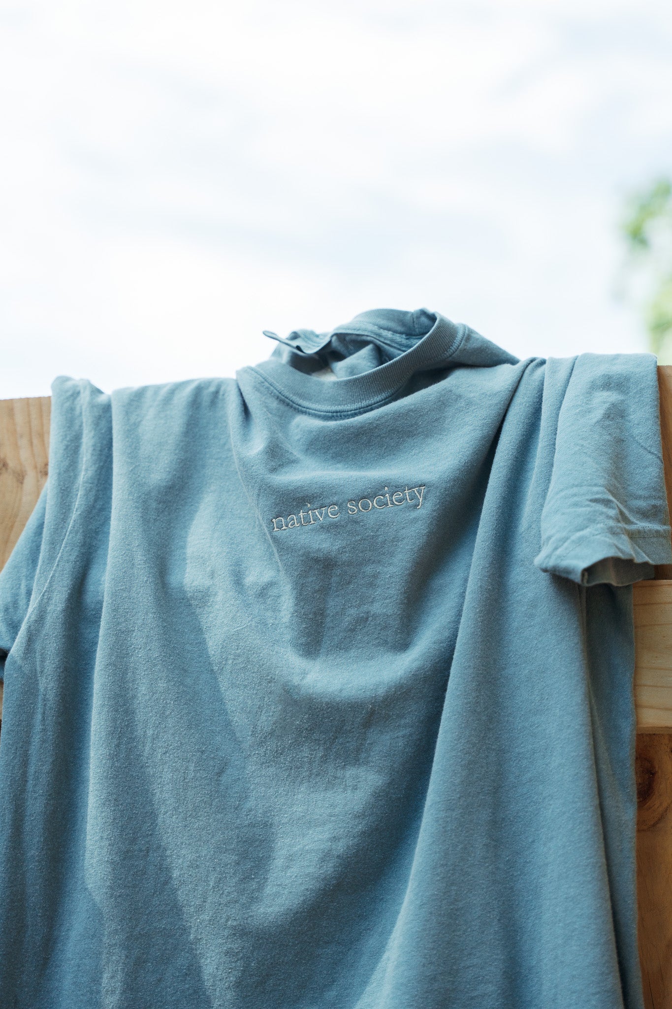 MINIMAL NS EMBROIDERED TEE