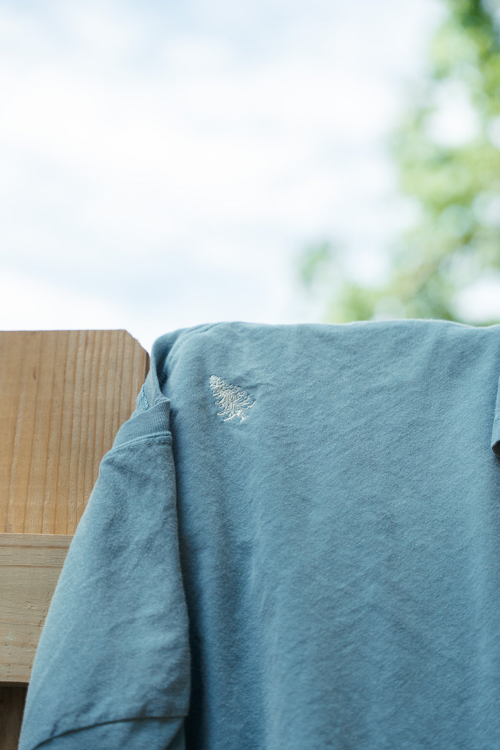 MINIMAL NS EMBROIDERED TEE