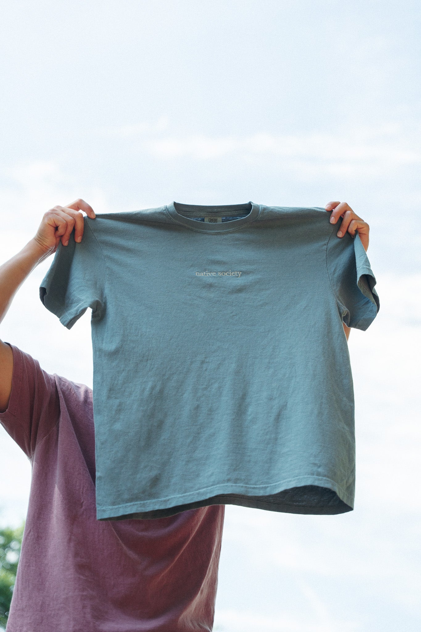 MINIMAL NS EMBROIDERED TEE